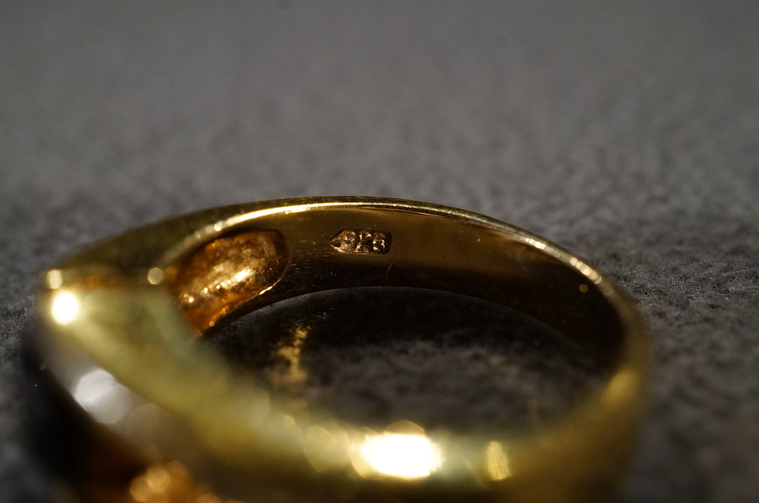 Vintage Sterling Silver Yellow Gold Overlay Band Ring Round