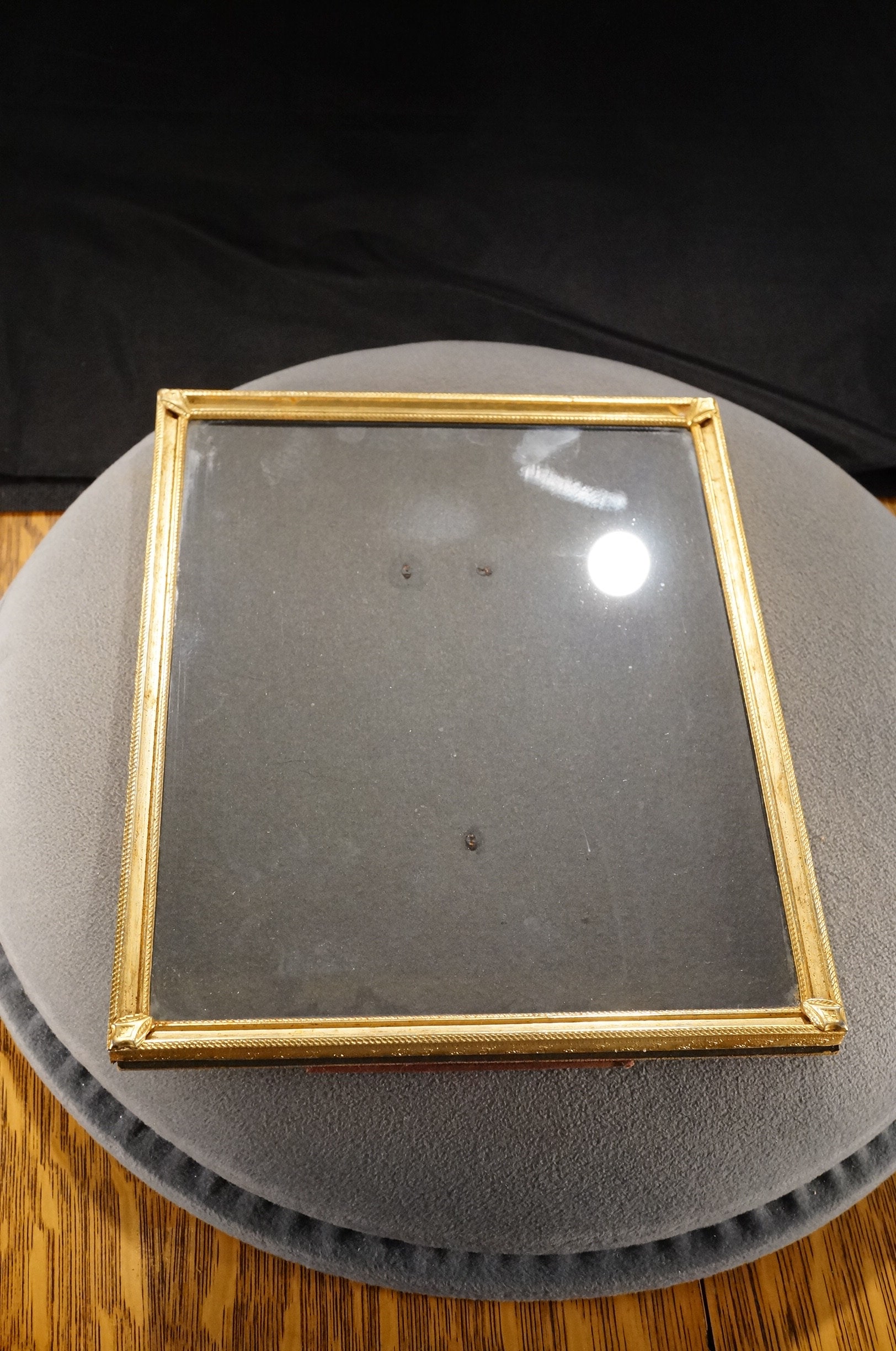 Vintage Yellow Gold Tone metal Picture Frame Fancy Etched Scrolled Raised Relief Design Frame Table Top Easel Wall Home Decor Art Deco Style