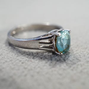 Vintage Wedding Band Stacker Design Ring Sterling Silver Oval Prong Set Blue Topaz Raised Relief Single Stone Setting Classic, Size 9