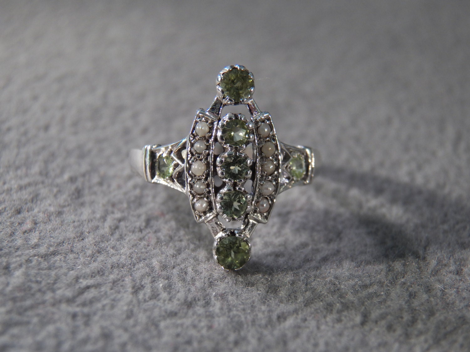 Vintage Sterling Silver 7 Round Peridot 10 Round Cultured Pearl