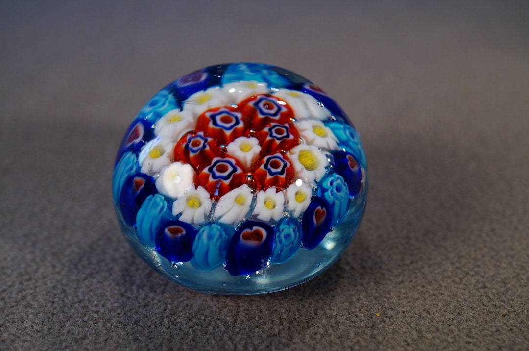MURANO  ITALYとあります。高さは15㎝弱、幅　奥行は6㎝弱です。 Vintage Italian Venetian Murano Millefiori Art Glass Unique