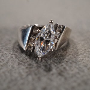 Vintage Sterling Silver Band Ring 9 Round Marquise Prong Set Cubic Zirconia Multi Stone Setting Art Deco Style, Size 8
