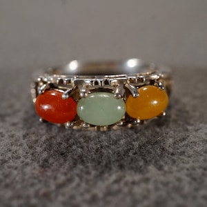 Vintage Sterling Silver Wedding Band Stacker Design Ring 3 Oval Prong Set Carnelian Green Yellow Jade Asian Style Etched Setting, Size 7