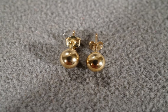 Vintage 14 K Yellow Gold Pierced Earrings Round C… - image 2