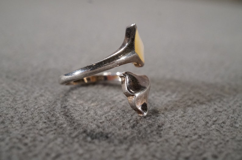 Vintage Sterling Silver Band Ring Trillion Mother Of Pearl Adjustable Bypass Design Setting Art Deco Style Size 8