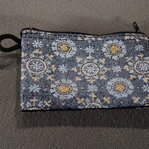 Vintage Woven European Zipper Change Purse Pouch Storage Purse Accessory Woven Detailed Fabric Sturdy Interior Victorian Style Classic