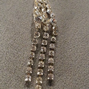Antique Vintage Silver Tone Pin Brooch Multi Round Marquise Prong Set Glass Rhinestone Dangle Design Setting Art Deco Style Classic    #4402