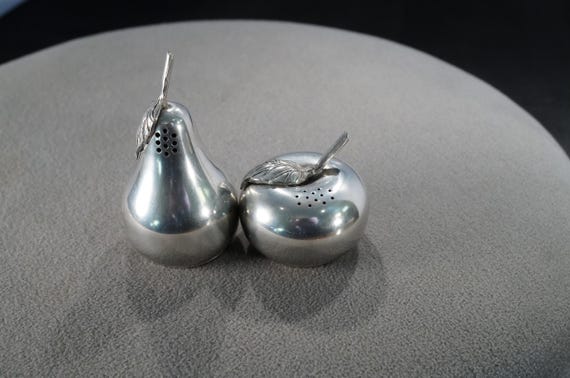 Vintage Apple Pear Kirk Stieff Pewter Set 2 Salt Pepper Shakers