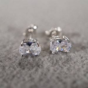 Vintage Sterling Silver 2 Oval Shape Cubic Zirconia Classic Prong Set Stud Style Pierced Earrings      #06