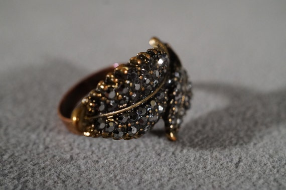 Vintage Band Ring Rose Gold Tone Multi Round Jet … - image 2