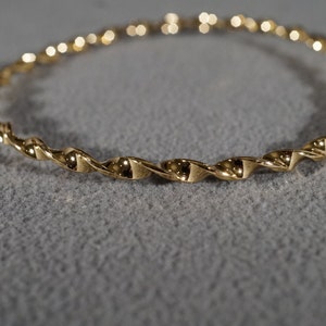 Vintage Yellow Gold Tone Raised Fancy Twisted Curved Design Eternity Style Stacker Bangle Bracelet
