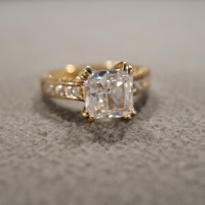 Vintage Sterling Silver Yellow Gold Overlay Wedding Band Stacker Design Ring Multi Round Square Cubic Zirconia Multi Stone Setting, Size 8