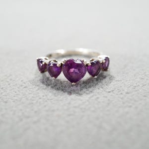 Vintage Wedding Band Stacker Design Ring Sterling Silver 5 Prong Set Heart African Amethyst Cluster Multi Stone Setting Collectable Size 7.5