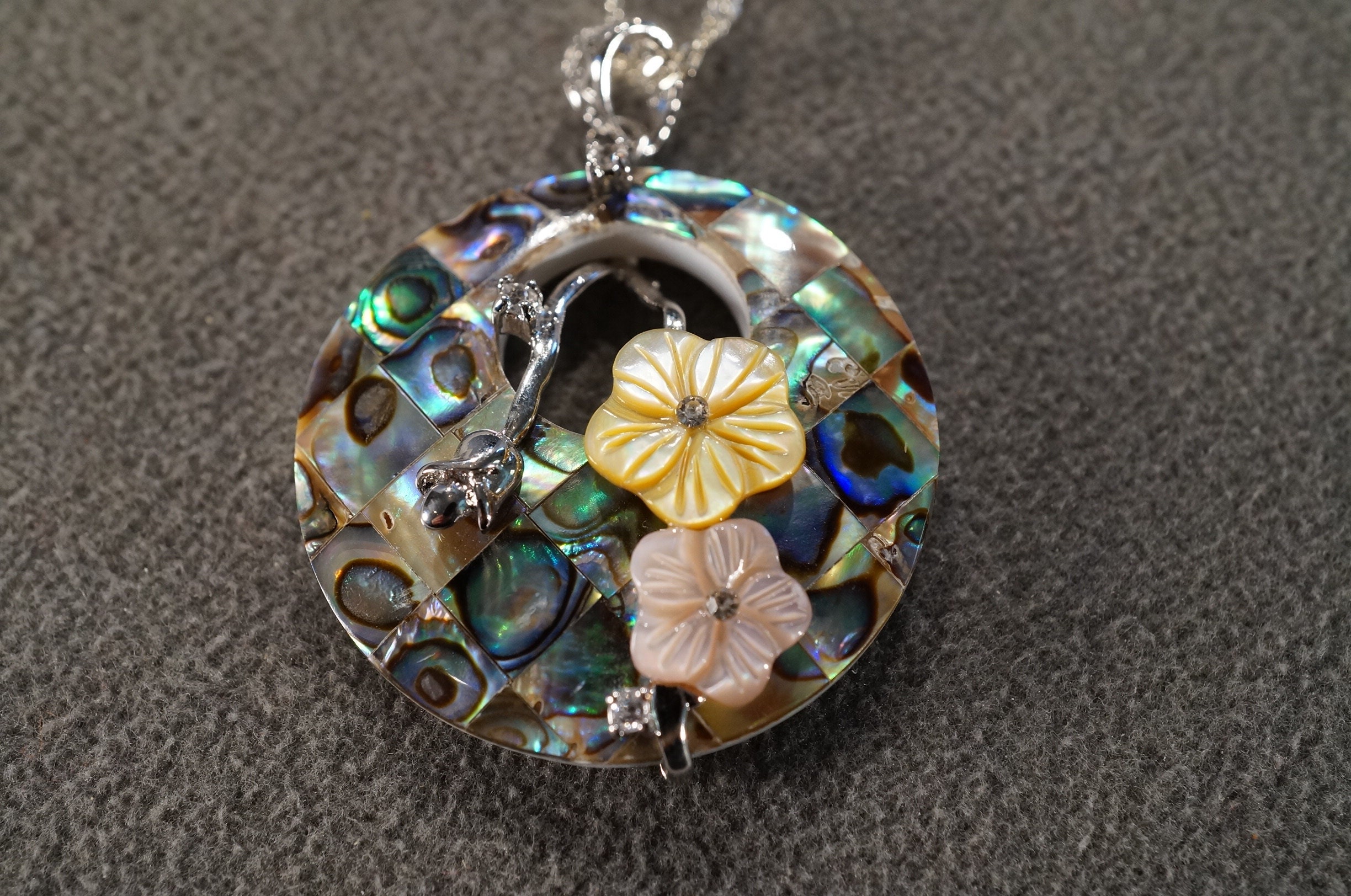 Lee store sands necklace