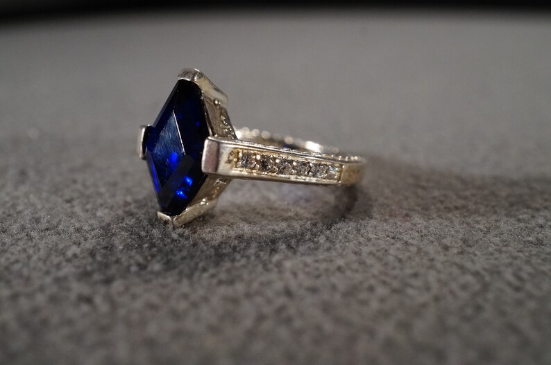 Vintage Sterling Silver Band Ring 7 Round Marquise Prong Set Blue Clear Cubic Zirconia Multi Stone Design Setting Art Deco Style Size 6