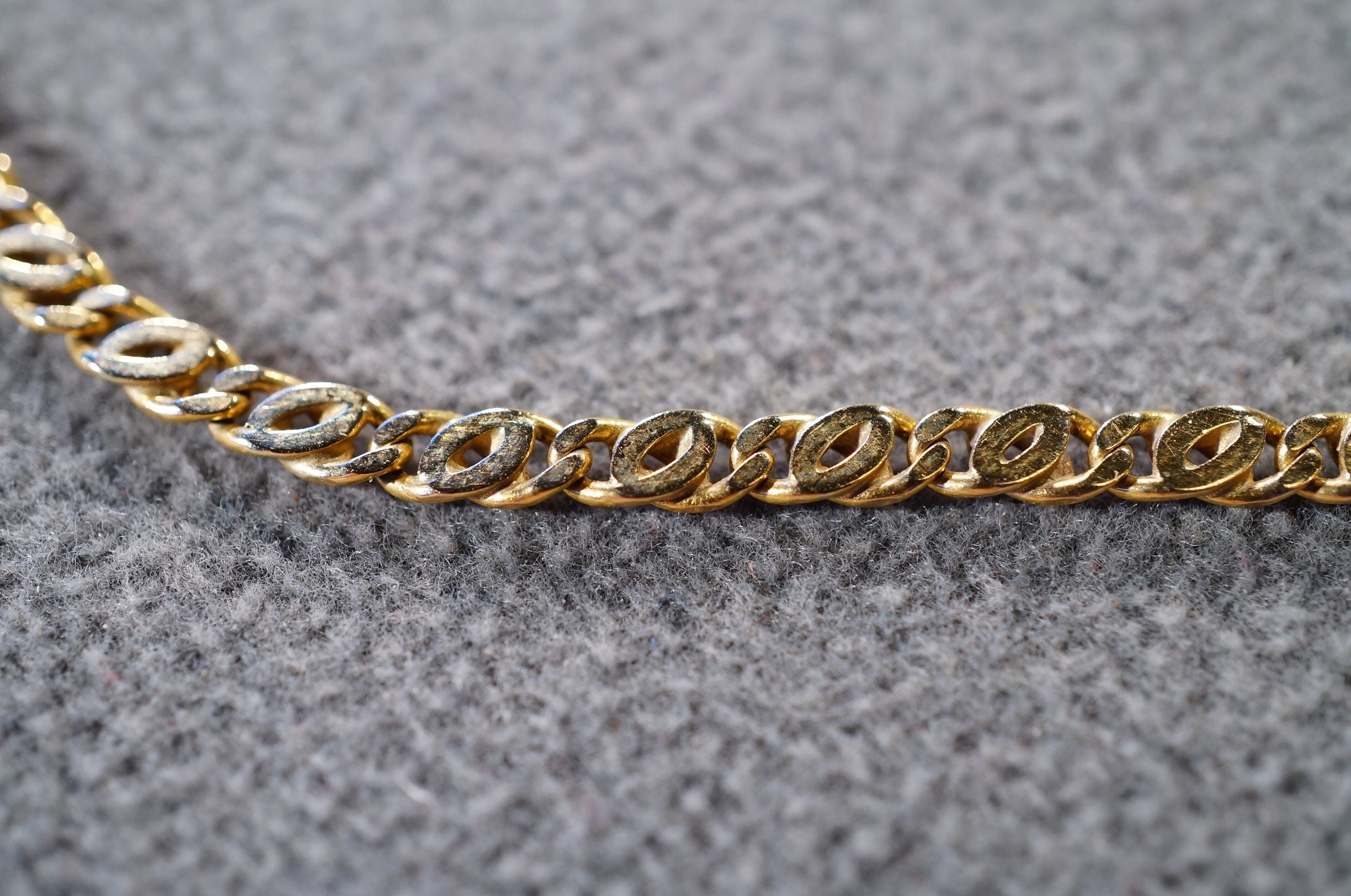 Vintage Gold Chain Clasp Necklace – erinknightdesigns