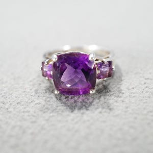 Vintage Wedding Band Stacker Design Ring Sterling Silver 3 Square Prong Set African Amethyst Cluster 3 Multi Stone Setting Classic, Size 7