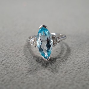 Vintage Wedding Band Stacker Design Ring Sterling Silver 7 Round Marquise Prong Set Blue Topaz Diamond Cluster Multi Stone Setting, Size 8