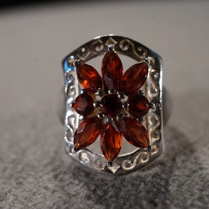 Vintage Sterling Silver Band Ring 11 Round Marquise Prong Set Garnet Fancy Halo Design Setting Art Deco Style Classic Collectable, Size 7