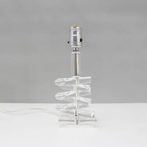 Vintage Lucite Tischlampe Mid Century Modern Hollywood Regency