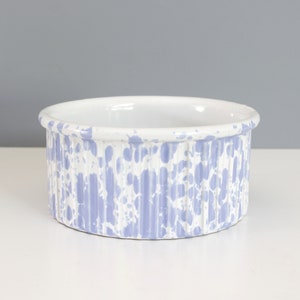 Naczynie do zapiekania soufflé Bennington Potters z niebieskiego agatu, żebrowane, David Gil, styl Mid Century Modern, 1886, 7 cali