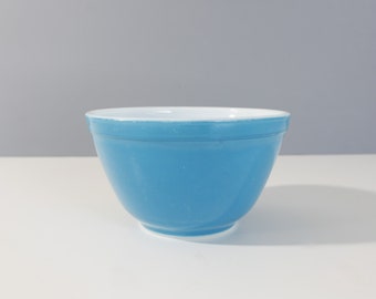 Vintage Pyrex 401 Bowl Blue 1 1/2 Pint