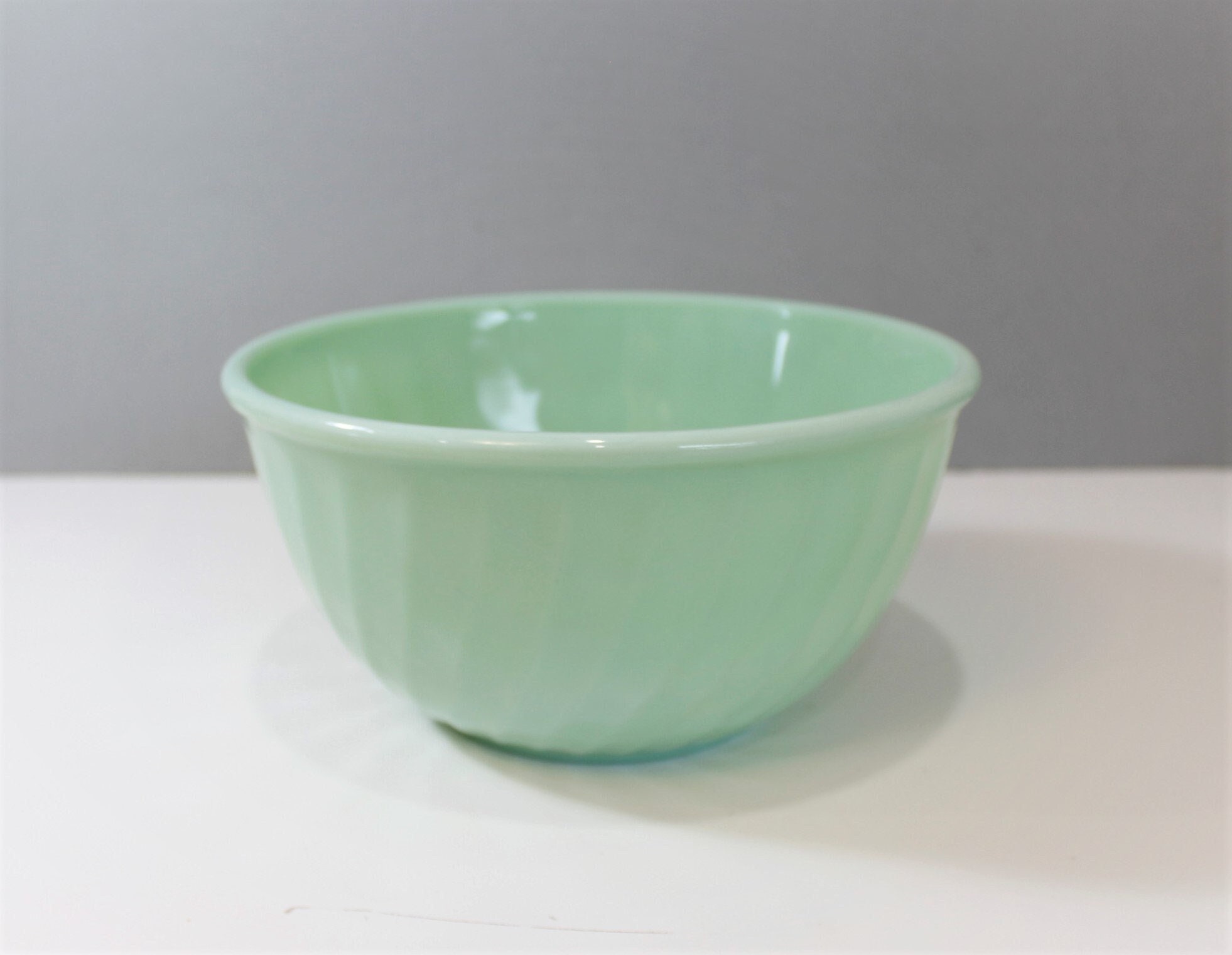Jadeite Glass Collection™ 1.25 Quart Mixing Bowl w/ Handle