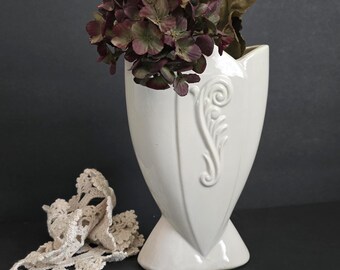 Vintage Art Deco Vase Fredericksburg Art Pottery Tulip Fern