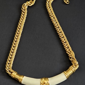 Vintage 1980&#39;s Monet Gold Cream enamel bib Necklace