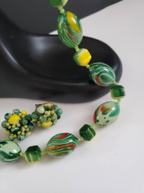 Retro 1960's Psychedelic Necklace and earrings - … - image 3