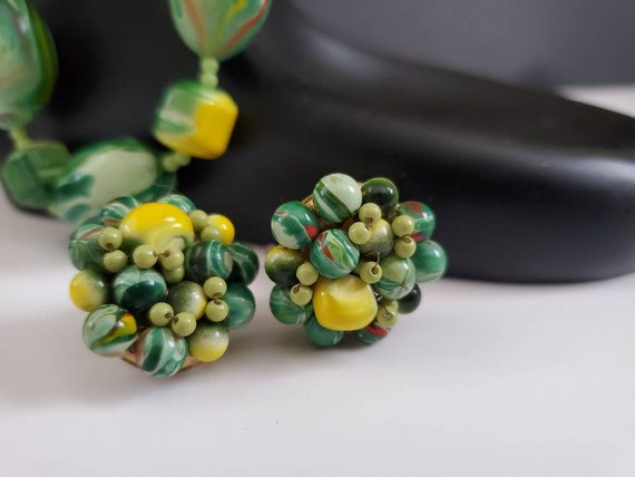Retro 1960's Psychedelic Necklace and earrings - … - image 2