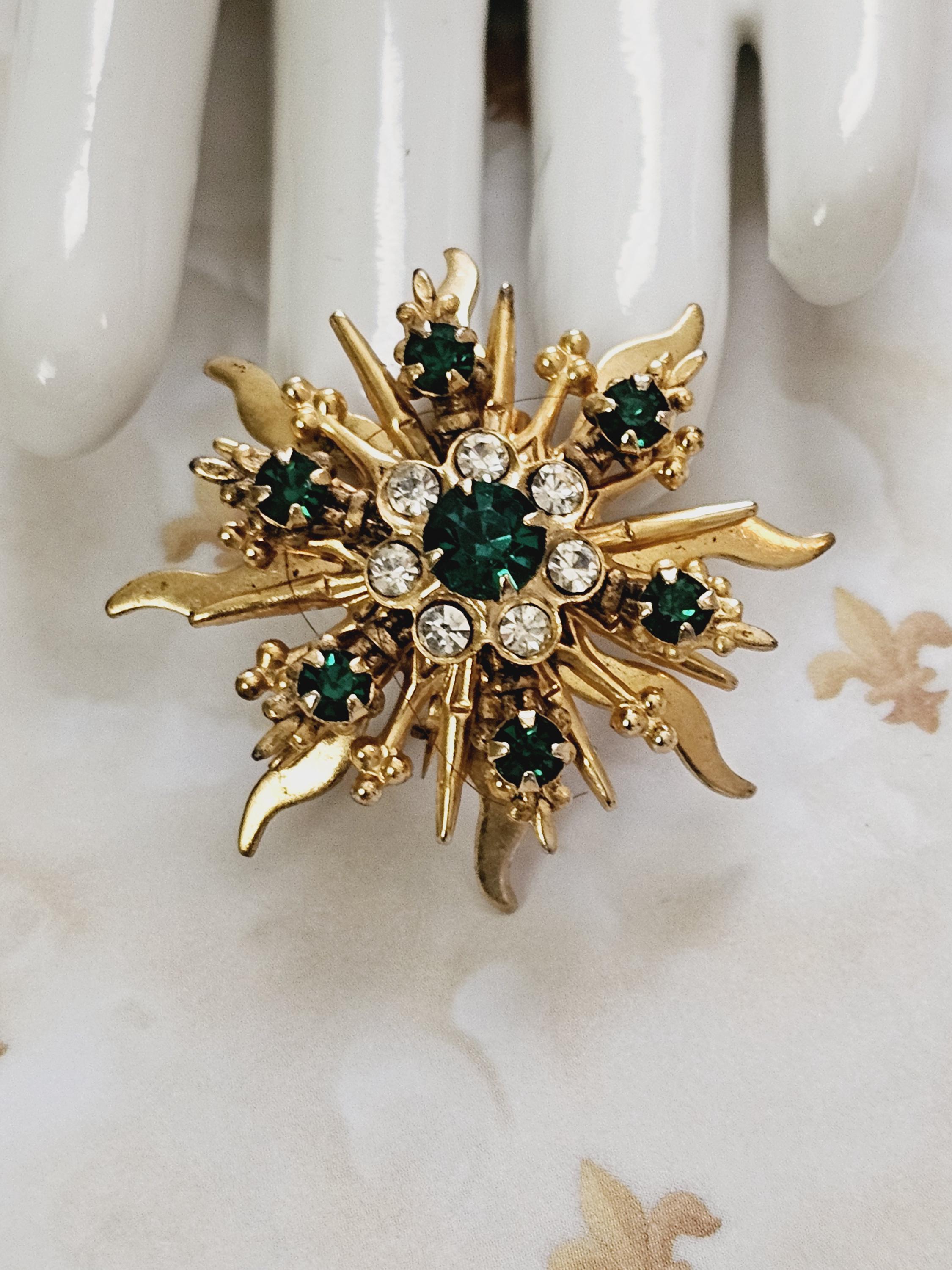 1950's Emerald Pin - Etsy