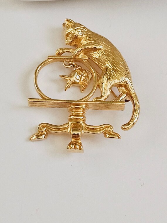 Vintage Gold Cat in Fish bowl brooch Pin - Cat jew