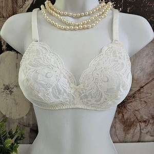 34B Vintage Olga Bodysilk 345 Light Beige Wire Free Molded Cup Front Close  Bra