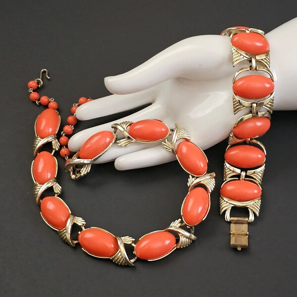 Coro Lucite Necklace and bracelet set Panel bracelet Coral Color - Vintage CORO signed jewelry