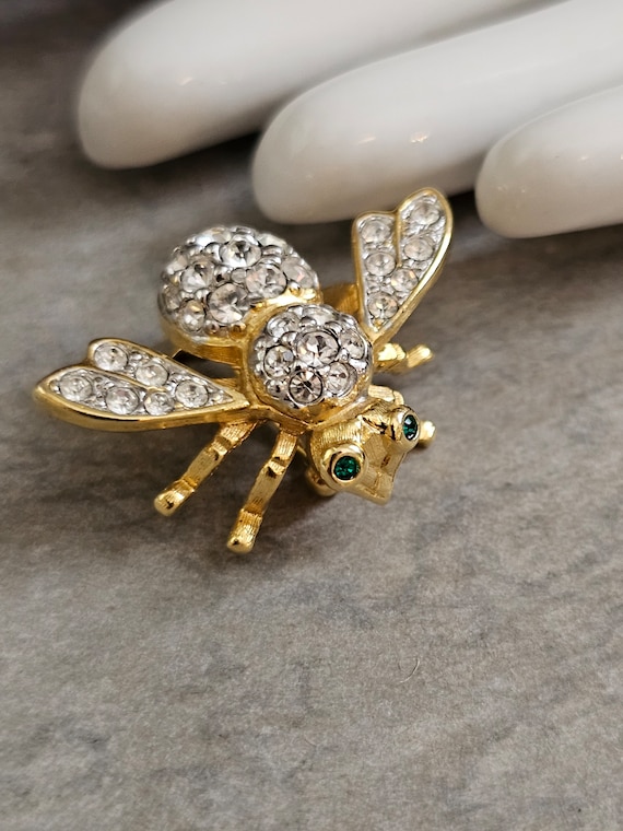 Joan Rivers Gold rhinestone Bee Brooch Pin - Joan 