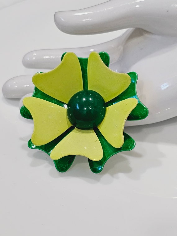 Vintage 60's Mod Retro Enamel Flower Brooch Lime … - image 7