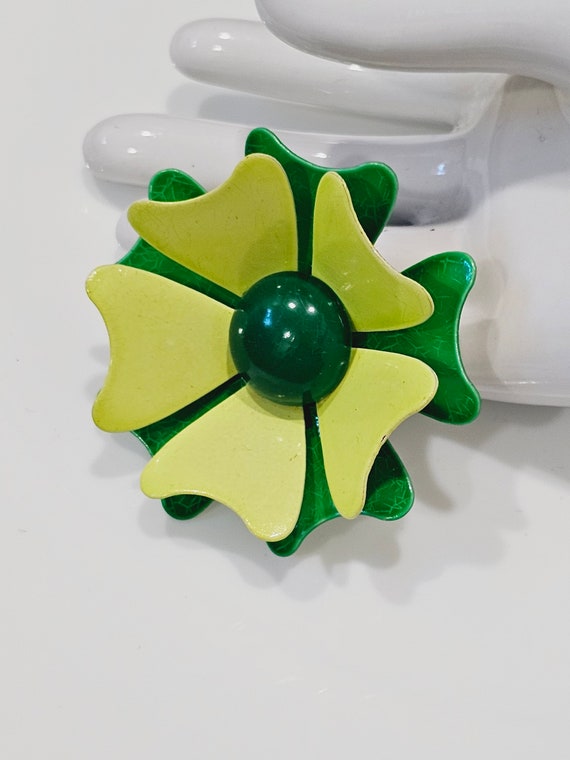 Vintage 60's Mod Retro Enamel Flower Brooch Lime … - image 8