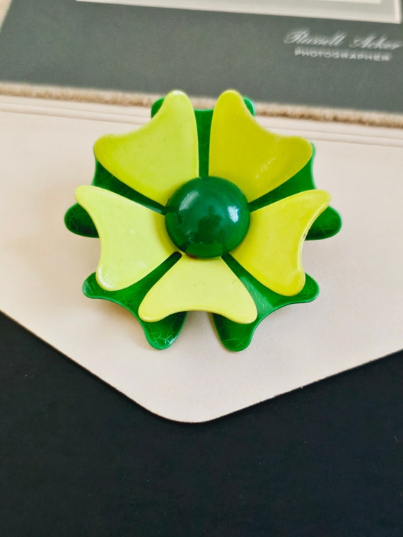 Vintage 60's Mod Retro Enamel Flower Brooch Lime … - image 1