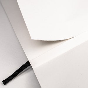 Handgemachtes Design-Notizbuch A4 aus 100 % Recyclingpapier Klassik Schwarz Bild 2