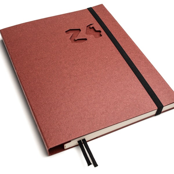 Nachhaltiger Buchkalender 2024 aus 100 % Recyclingpapier „Schweizer Broschur“ - Rot