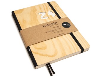 Sustainable pocket calendar 2024 made of 100% recycled paper "Design Calendar" pine (wood, real wood)