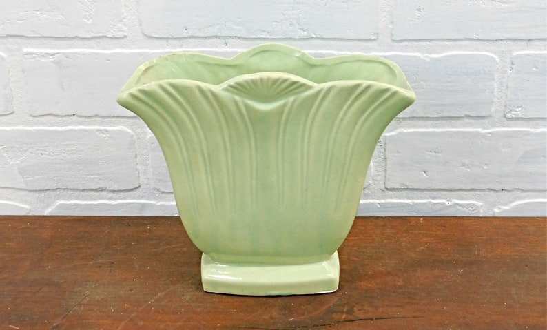 Robinson Ransbottom Rrpco Tulip Vase Planter Fan Image 0