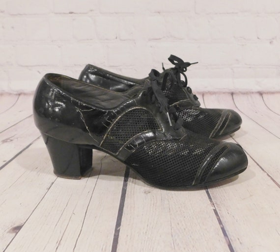 Vintage 1940's Black Patent Leather Peep Toe Shoe… - image 5