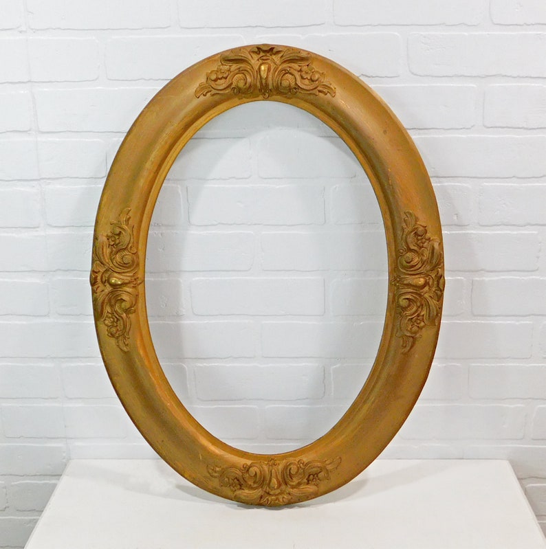 Vintage Ornate Oval Wood /& Gesso Picture Frame