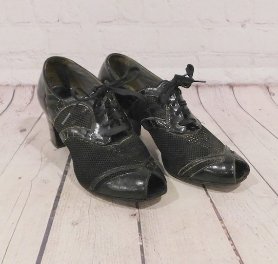 Vintage 1940's Black Patent Leather Peep Toe Shoe… - image 1