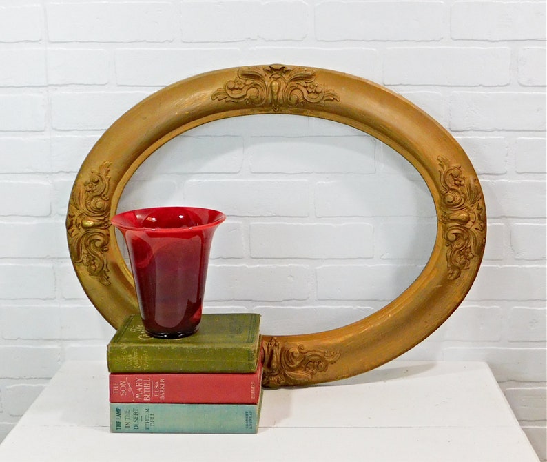 Vintage Ornate Oval Wood /& Gesso Picture Frame