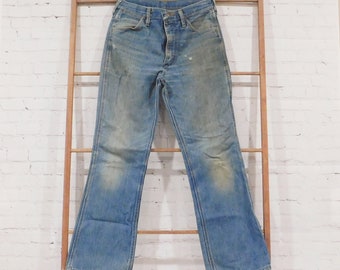 Vintage Wrangler Jeans, 32 Short, Well Worn Boot Cut Jeans with Natural Fading and Holes, CA01