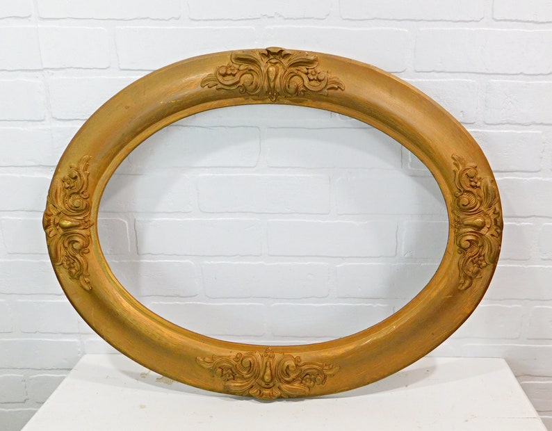 Vintage Ornate Oval Wood /& Gesso Picture Frame