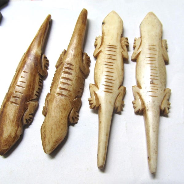 Bone Lizard, Beige Gecko Pendant, Power Animal, Tea Stained, Hand Carved, Indonesian